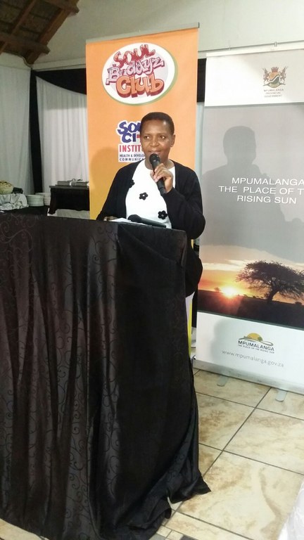 Provincial Manager Tembi Tyuku announcing winners