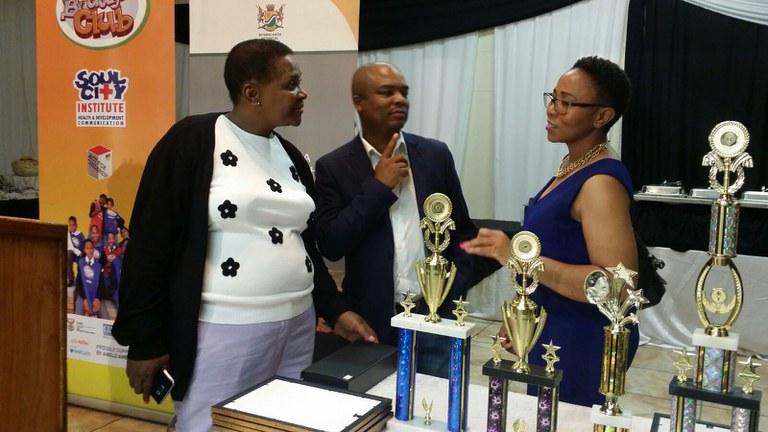 Senior Manager Pulane in conversation with Tembi and Mpho minutes before the start of the Congress Gala Dinner and Awards ceremony