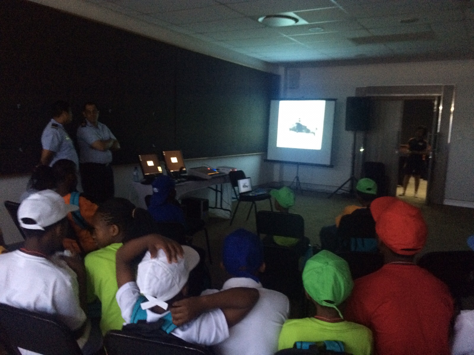 Buddyz learn about air traffic control